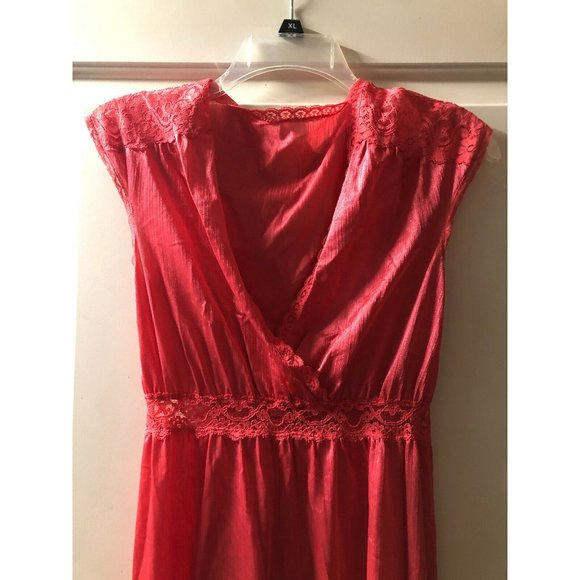 Vintage MISS ELAINE Nightgown Peignoir Set - Picture 11 of 11